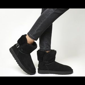 Ugg Karel - USA size 7 UK size 5